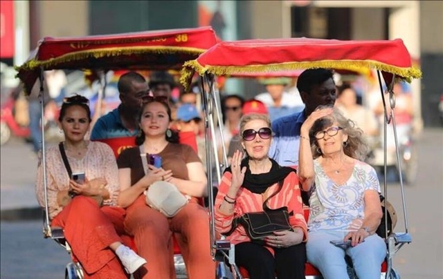 Vietnam welcomes nearly 14 mln foreign tourists in 8M