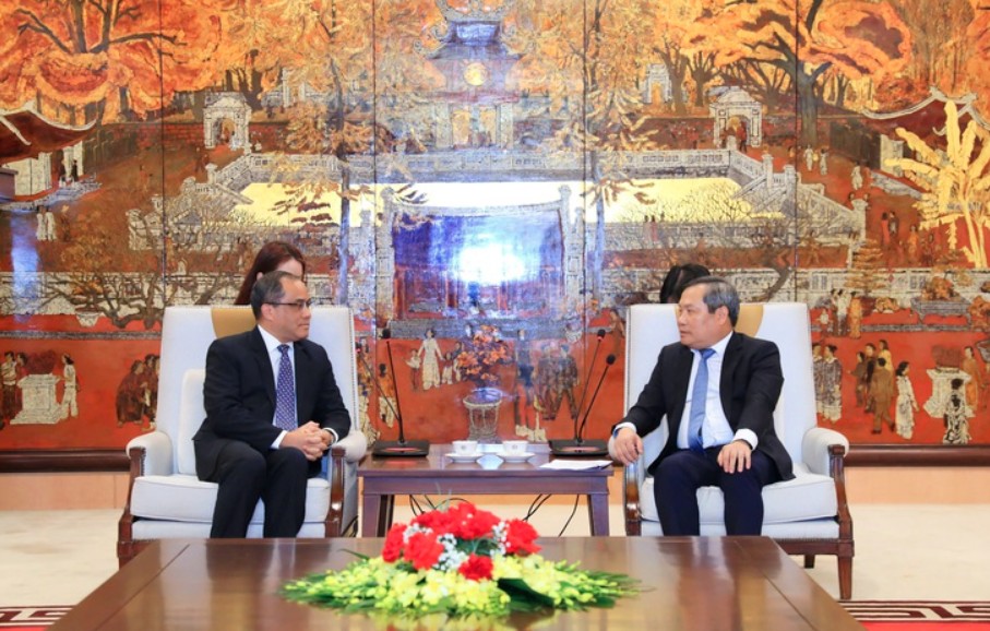 Hanoi to seek new cooperation opportunities for urban and green development