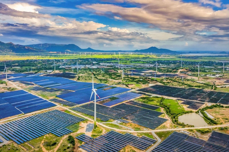 PM requests to tackle difficulties facing renewable energy projects